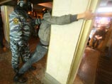 В Петербурге неизвестные в масках избили нерусских посетителей McDonald's В Петербурге неизвестные в масках избили нерусских посетителей McDonald's