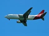 Ранее в среду австралийский перевозчик Qantas заявил, что решил также приостановить полеты над регионом