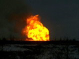 Сильный пожар вспыхнул на газопроводе в ЯНАО (ВИДЕО)