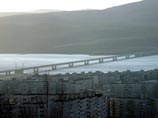 В Мурманске возбудили уголовное дело против компании "Оберег", которая выставила на охрану моста манекен