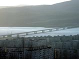 В Мурманске возбудили уголовное дело против компании "Оберег", которая выставила на охрану моста манекен В Мурманске возбудили уголовное дело против компании "Оберег", которая выставила на охрану моста манекен