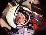 "Гагарин - это современный Иисус от науки, добровольно принявший на себя первые космические муки человечества", - заявил художник журналистам