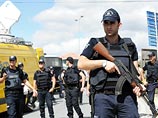 В минувшие выходные антитеррористическое бюро стамбульской полиции провело спецоперацию. Обыски прошли по 13 адресам в Пендике и по пяти - в соседнем районе. Поддержку с воздуха полиции оказывали вертолеты