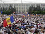 К тому времени Кишинев уже месяц сотрясали многотысячные акции протеста