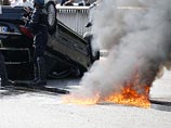 Десятки цыган, вооруженных арматурой, разгромили ресторан и подожгли несколько автомобилей