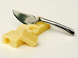 Ученые установили, что люди могут испытывать наркотическую зависимость от сыра
