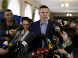 Согласно экзит-поллам, лидером среди кандидатов в мэры Киева является действующий градоначальник Виталий Кличко, он набрал около 40 процентов голосов, чего недостаточно для победы в первом туре