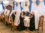 Участники заседания Синода Украинской православной церкви Московского патриархата заявили, что хотят сохранить мир и спокойствие в стране и не позволят втянуть себя в противостояние на религиозной почве