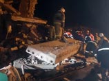 При обрушении дома под Хабаровском погибли пять человек, двухлетнюю девочку достали живой При обрушении дома под Хабаровском погибли пять человек, двухлетнюю девочку достали живой