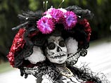 Жители стран Латинской Америки празднуют "День мертвых", который отмечается ежегодно 1 и 2 ноября. Праздник, посвященный памяти умерших, проходит в Мексике, Бразилии, Гватемале, Гондурасе и Сальвадоре