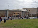 Ранее Великобритания приостановила полеты в Шарм-эш-Шейх из-за версии о взрыве на борту российского A321. Кроме того, Лондон временно приостановил вылеты всех самолетов, направляющихся в Британию из египетского курортного города Ранее Великобритания приостановила полеты в Шарм-эш-Шейх из-за версии о взрыве на борту российского A321. Кроме того, Лондон временно приостановил вылеты всех самолетов, направляющихся в Британию из египетского курортного города