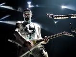 Музыкант Limp Bizkit пообещал отправить похитителя гитары на съедение медведям Музыкант Limp Bizkit пообещал отправить похитителя гитары на съедение медведям