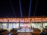 Самое крупное казино в России Tigre de Cristal официально открылось в курортной зоне "Приморье", сообщает пресс-служба администрации региона. В церемонии приняли участие более тысячи гостей