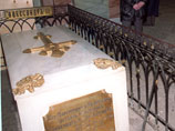 Надгробие на могиле Александра III, возможно, уже разбирали ранее, считают в РПЦ