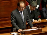 "Терроризм не разрушит республику, потому что республика разрушит терроризм", - закончил свою речь Олланд