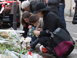 В Charlie Hebdo выразили соболезнования. Авторы журнала публикуют карикатуры в связи с терактами в Париже