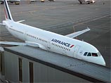 Два самолета, следовавшие из США в Париж, изменили курс и приземлились в американских аэропортах