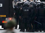 Как сообщили в французской полиции, Дизелю исполнилось семь лет. Правоохрантели объяснили, что "штурмовые собаки и собаки-саперы необходимы при подобных рейдах силовиков" Как сообщили в французской полиции, Дизелю исполнилось семь лет. Правоохрантели объяснили, что "штурмовые собаки и собаки-саперы необходимы при подобных рейдах силовиков"