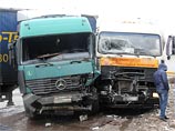 Инцидент случился на 166-м километре трассы М-10 "Россия" в Калининском районе Тверской области