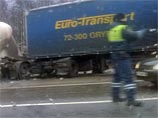 Фура с мукой врезалась в толпу бастующих дальнобойщиков под Тверью: есть жертвы Фура с мукой врезалась в толпу бастующих дальнобойщиков под Тверью: есть жертвы
