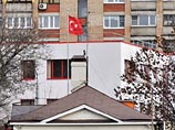 У посольства Турции в Москве устроили одиночные пикеты из-за сбитого в Сирии Су-24 У посольства Турции в Москве устроили одиночные пикеты из-за сбитого в Сирии Су-24