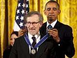 Обама вручил Стивену Спилбергу и Барбре Стрейзанд высшую гражданскую награду США