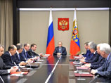 Президент Владимир Путин провел оперативное совещание с постоянными членами Совета безопасности РФ