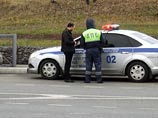 По словам Расторуева, сотрудники ДПС остановили его машину утром в воскресенье и, проверив данные владельца по базам, нашли неоплаченный штраф на сумму 500 рублей. Штраф был выписан 1 мая