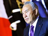 "Президент Казахстана выразил сожаление о случившемся", - говорится в сообщении. В нем также отмечается, что Назарбаев выразил "озабоченность ухудшением российско-турецких отношений", произошедшим после инцидента с самолетом