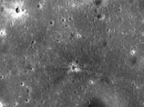 Физик Джефф Плеша из университета Джонса Хопсинса утверждает, что обнаружил на фотографиях поверхности Луны след от падения ускорителя ракеты "Сатурн-5", потерянного в 1971 году