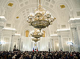 В зале присутствуют депутаты Госдумы, члены Совета Федерации и кабинета министров, председатели Конституционного и Верховного судов