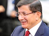 Премьер-министр Турции Ахмет Давутоглу заявил, что построила почти 100 километров различных укреплений на границе с районом, который контролируется ИГ Премьер-министр Турции Ахмет Давутоглу заявил, что построила почти 100 километров различных укреплений на границе с районом, который контролируется ИГ