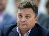 "Крым в настоящее время с Украины не получает ни одного киловатта электроэнергии, все поставки осуществляются со стороны Тамани по энергомосту. Они ни одной линии не подключили, я это подтверждаю", - уточнил заместитель министра энергетики РФ Андрей Через "Крым в настоящее время с Украины не получает ни одного киловатта электроэнергии, все поставки осуществляются со стороны Тамани по энергомосту. Они ни одной линии не подключили, я это подтверждаю", - уточнил заместитель министра энергетики РФ Андрей Через