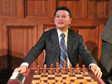 Президент Международной шахматной федерации (FIDE) Кирсан Илюмжинов предложил временно приостановить свои полномочия до следующего президентского совета