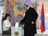 Президент Армении Серж Саргсян принял участие в голосовании на референдуме, 6 декабря 2015 года