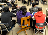 В США школьного учителя отстранили от работы за практические занятия по сегрегации