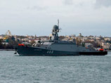 Эти суда оснащены ракетным комплексом "Калибр-НК", с помощью которого в начале октября российские корабли нанесли удар по территории Сирию