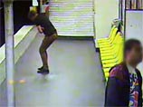 Парижский карманник обворовал, а затем спас лунатика, упавшего под поезд метро (ВИДЕО) Парижский карманник обворовал, а затем спас лунатика, упавшего под поезд метро (ВИДЕО)