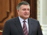 Аваков швырнул в Саакашвили стакан с водой после обвинений в воровстве