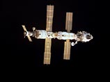 Транспортный пилотируемый корабль "Союз ТМА-19М" с тремя космонавтами на борту, запущенный с космодрома Байконур, после шестичасового автономного полета перешел с автоматического в режим ручной стыковки с МКС