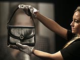 Вещи, принадлежавшие Маргарет Тэтчер, ушли с молотка за 5 млн долларов Вещи, принадлежавшие Маргарет Тэтчер, ушли с молотка за 5 млн долларов