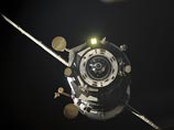 Причиной сбоя при стыковке пилотируемого космического корабля "Союз" с Международной космической станцией (МКС) стала не диверсия США, а недобор тяги одного из двигателей причаливания и ориентации "Союза" Причиной сбоя при стыковке пилотируемого космического корабля "Союз" с Международной космической станцией (МКС) стала не диверсия США, а недобор тяги одного из двигателей причаливания и ориентации "Союза"