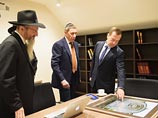 Глава российского кабмина посетил единственную в Приморье синагогу и порадовался, что ее сохранили