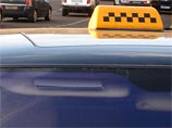 В Тюмени водитель такси отказался везти пятилетнего ребенка-аутиста и высадил его из машины вместе с няней В Тюмени водитель такси отказался везти пятилетнего ребенка-аутиста и высадил его из машины вместе с няней