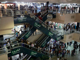 В торговом центре Tunisia Mall были приняты дополнительные меры по обеспечению безопасности после того, как посольство США рекомендовало американским гражданам воздержаться от посещения центра