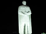 В Мариуполе на месте сваленной статуи Ленина установили памятник князю Святославу