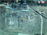 В Китае мужчине не удалось пробраться в вольер с тиграми - его успели спасти смотрители зоопарка (ВИДЕО) В Китае мужчине не удалось пробраться в вольер с тиграми - его успели спасти смотрители зоопарка (ВИДЕО)