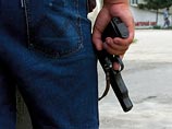 Согласно поправкам, сотрудники ФСБ никого не обязаны предупреждать о том, что будут стрелять, если "промедление" с выстрелом создаст "угрозу жизни и здоровью" граждан, а также самого работника ФСБ Согласно поправкам, сотрудники ФСБ никого не обязаны предупреждать о том, что будут стрелять, если "промедление" с выстрелом создаст "угрозу жизни и здоровью" граждан, а также самого работника ФСБ
