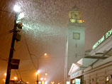 После недели температурных рекордов Москву предупреждают о метели