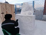 Уральские заключенные готовятся к Новому году - лепят из снега обезьян, Деда Мороза, Шрека и миньонов